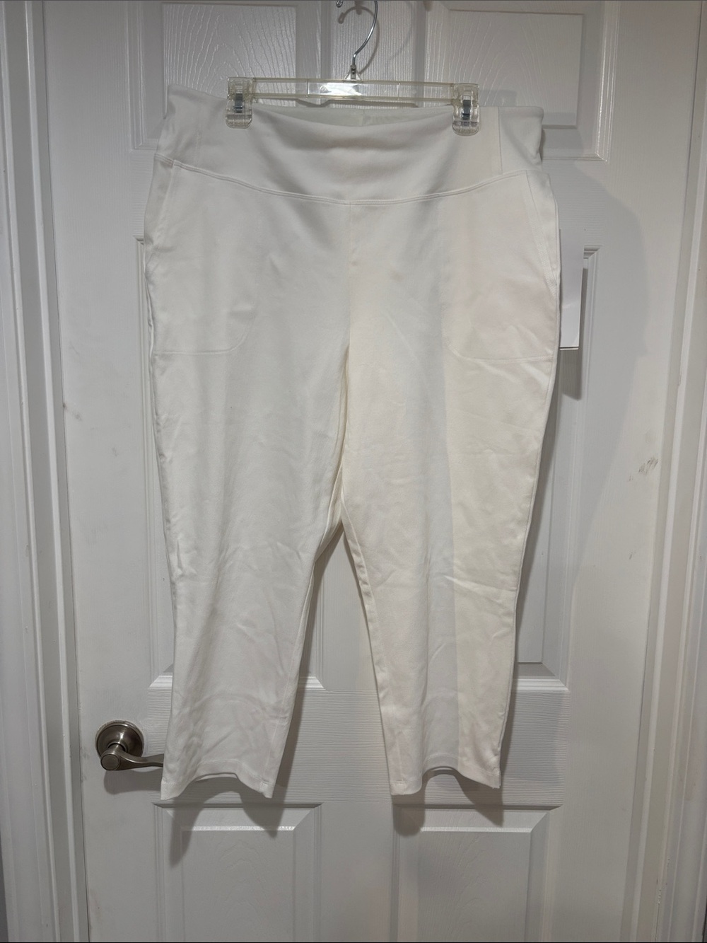 WOMEN WITH CONTROL NWT White Cropped Ponte Pants
